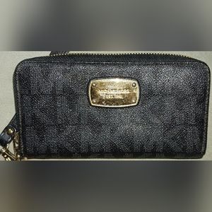 Michael Kors Monogram Wallet EUC